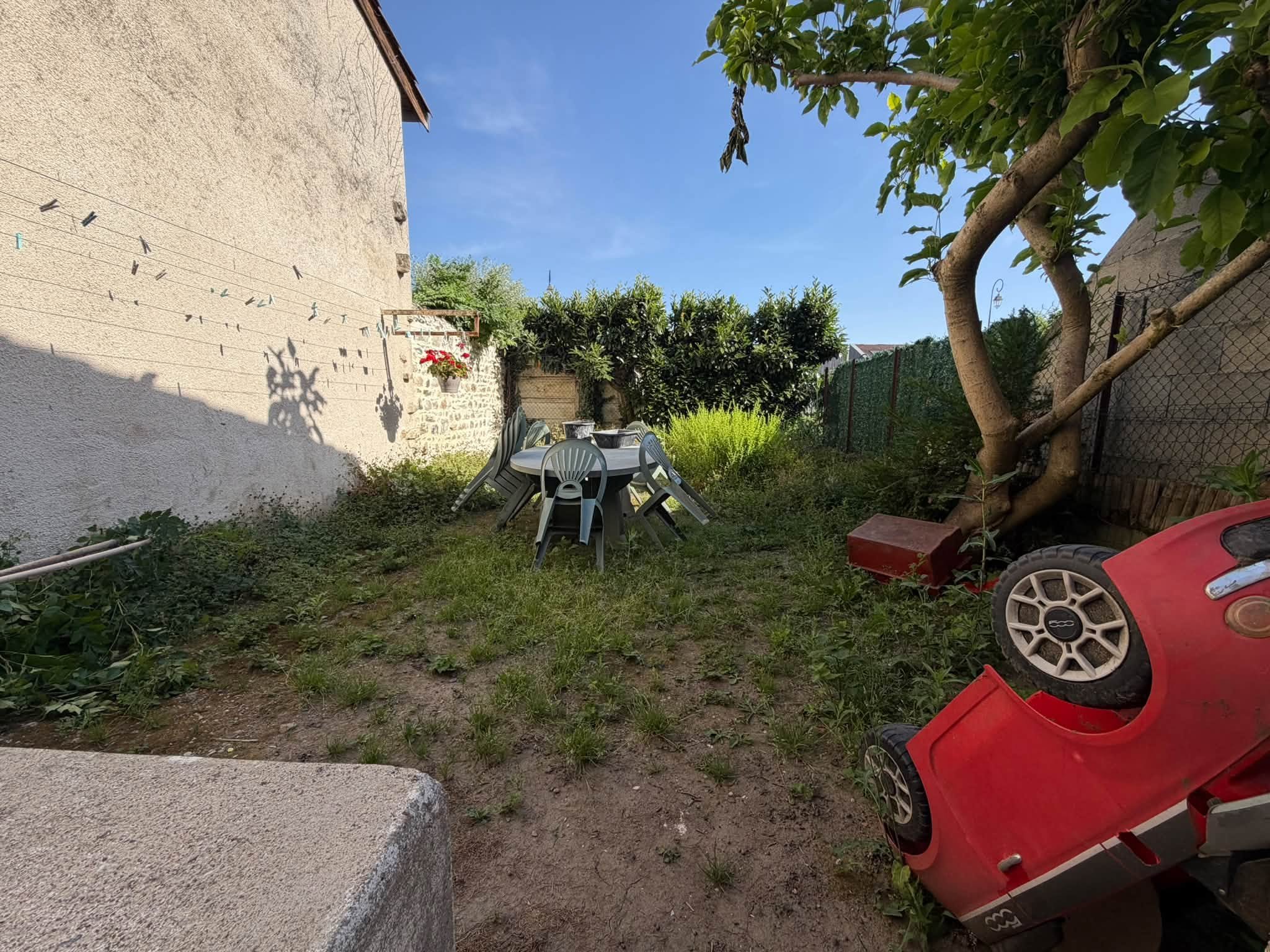 Jardin avant l'intervention de RA.PAYSAGE à Pavezin